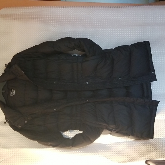 L.L. Bean Black Puffer Jacket - Picture 4 of 12